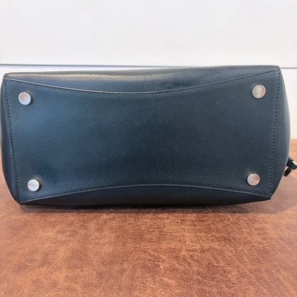 Michael Kors Voyager Black Saffiano Leather Tote Gold Classic Chic Workwear Luxe - Picture 7 of 12